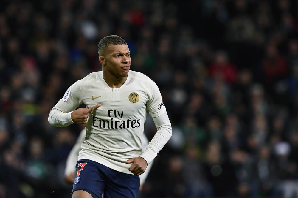 VOGUE这一夜，流量至上、拜高踩低，都在这张大合照上体现得淋漓尽致